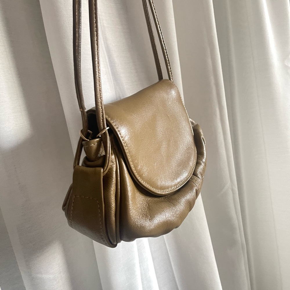 Tan Butter Soft Leather Shoulder Bag - Picture 3 of 17